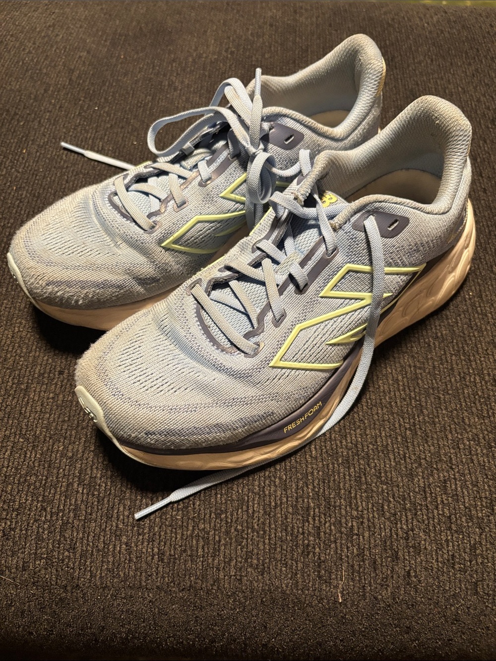 New Balance Women's Light Gray Athletic Sneakers with Yellow Accents